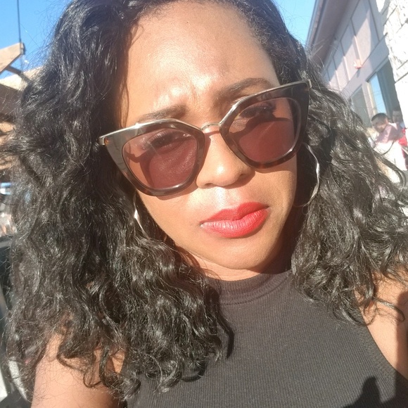 Meet your Posher, Natasha - Picture 1 of 1